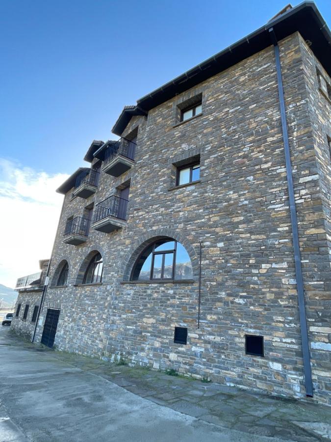 Apartamentos Pirineos Ordesa El Pueyo de Araguás Esterno foto