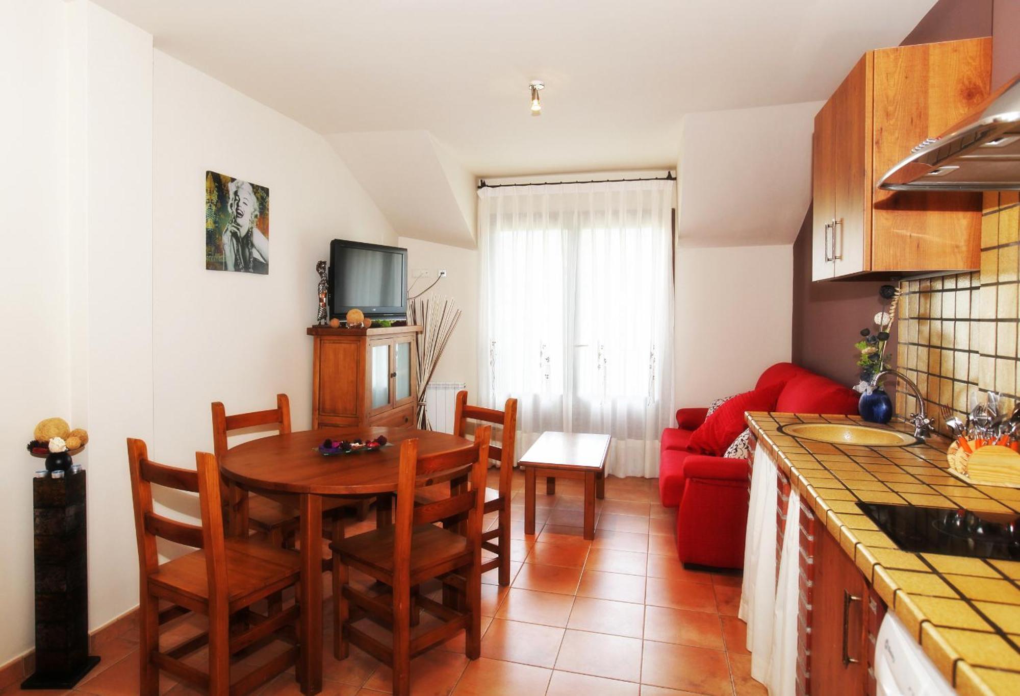 Apartamentos Pirineos Ordesa El Pueyo de Araguás Esterno foto