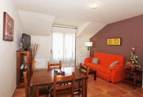 Apartamentos Pirineos Ordesa El Pueyo de Araguás Esterno foto