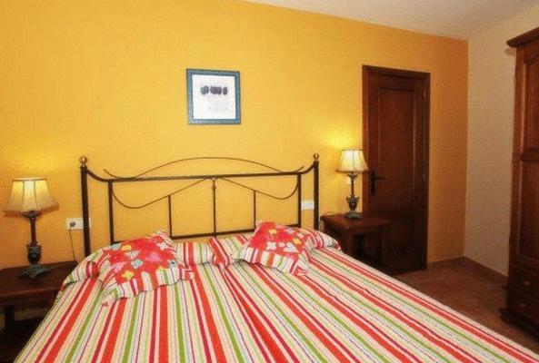 Apartamentos Pirineos Ordesa El Pueyo de Araguás Esterno foto